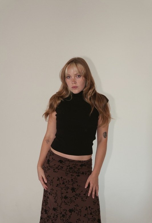 Lori Top Sleeveless Boatneck in Black